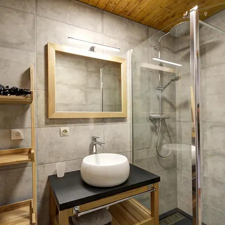 度假居 Au Calme Avec Terrasse, Bbq, Ping-pong, Rando/vtt, Proche St-bonnet-le-chateau, Wifi Gratuit - Fr-1-496-122 Apinac